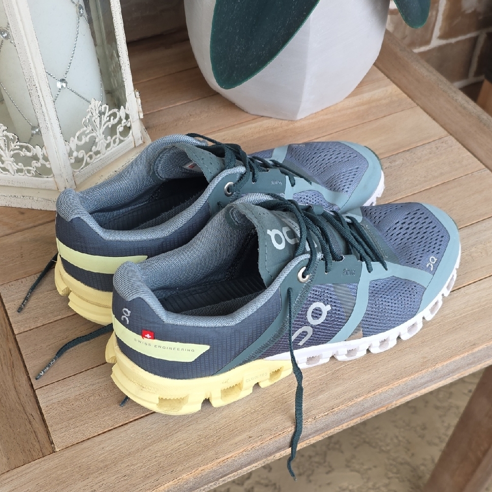 ON CLOUD Running Shoes Women 6.5